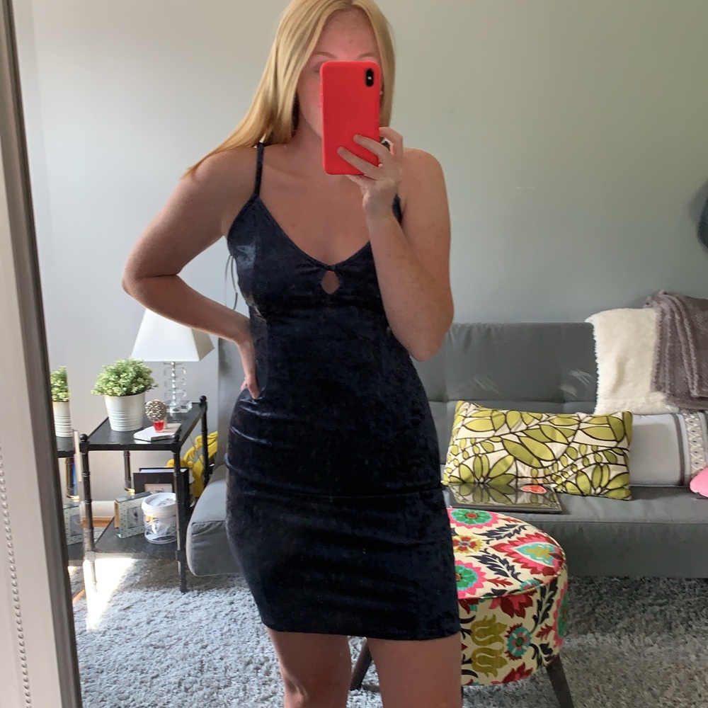 Navy blue velvet bodycon dress